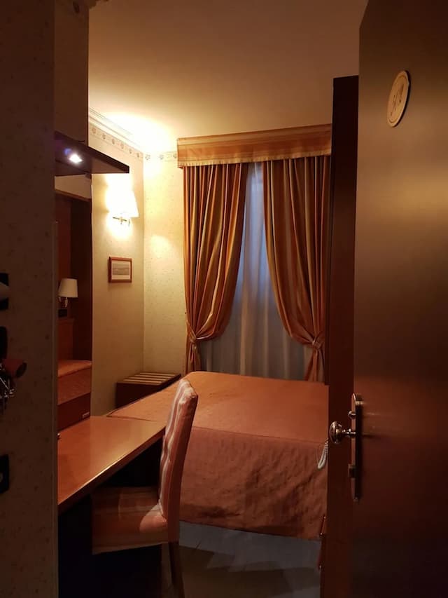 호텔 디나-더블룸 또는 트윈룸-1