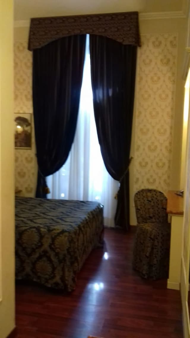 호텔 디나-싱글룸-2