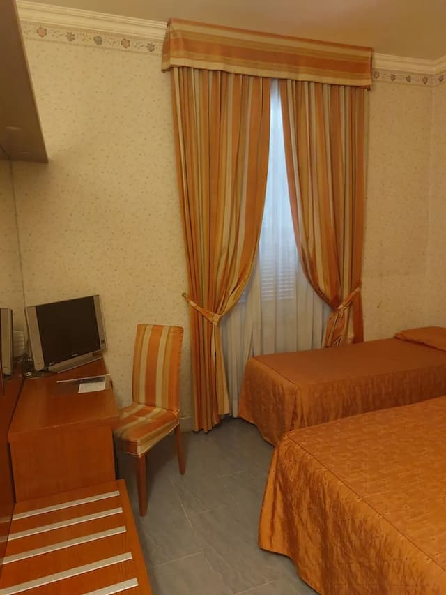 호텔 디나-트리플룸-3