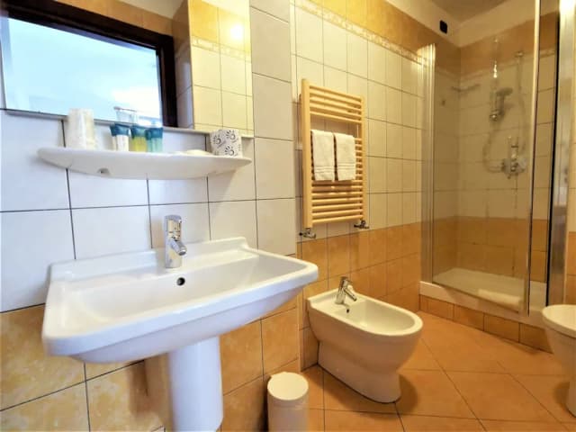 베니니 호텔-트리플룸-4