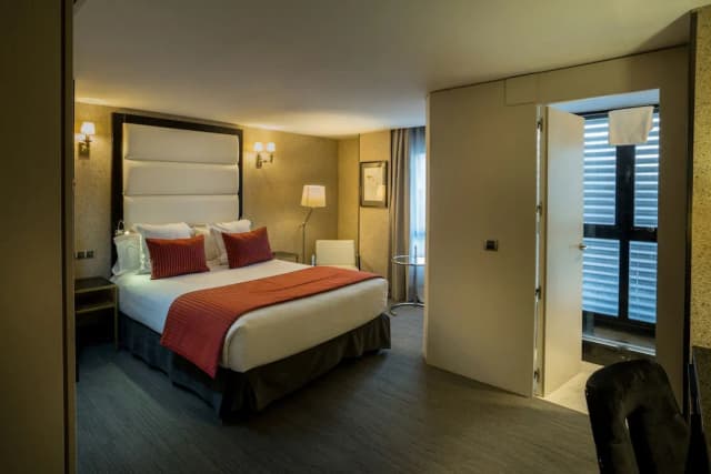 Hotel Mirador de Chamartin-Deluxe Double Room-10