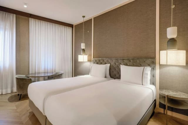 AC Hotel Milano by Marriott-Room, 1 King Bed, City View-10