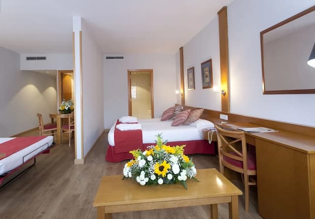 Muralto Madrid Princesa-Double Room (with living area)-2