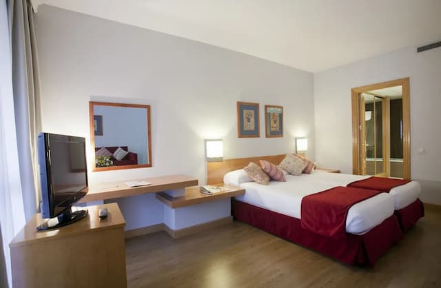 Muralto Madrid Princesa-Double Room (with living area)-1