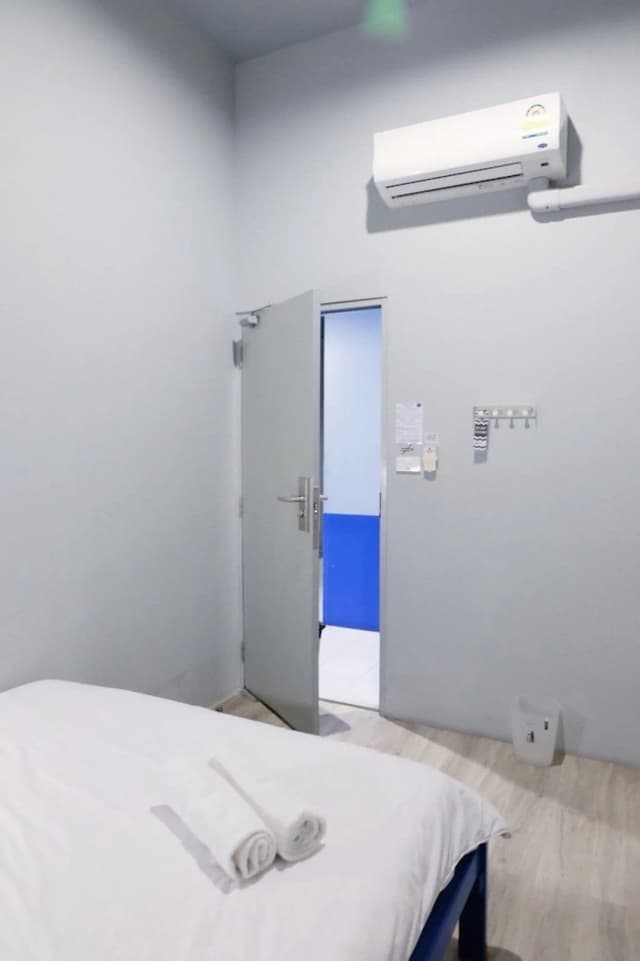 洛芙戴爾車站飯店青年旅舍-雙人房, 共用浴室-4