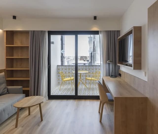 Muralto Madrid Princesa-Junior Suite, 1 King Bed with Sofa bed, Courtyard View (2 Adults - 314911601)-8