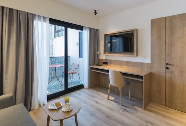 Muralto Madrid Princesa-Junior Suite, 1 King Bed with Sofa bed, Courtyard View (3 Adults - 314914722)-3