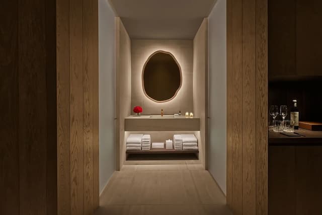 The Madrid EDITION-Deluxe Room, 1 King Bed, City View-3