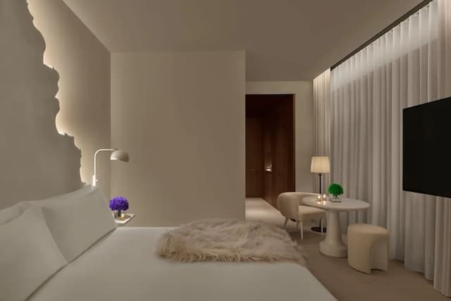 The Madrid EDITION-Superior Room, 1 King Bed-4