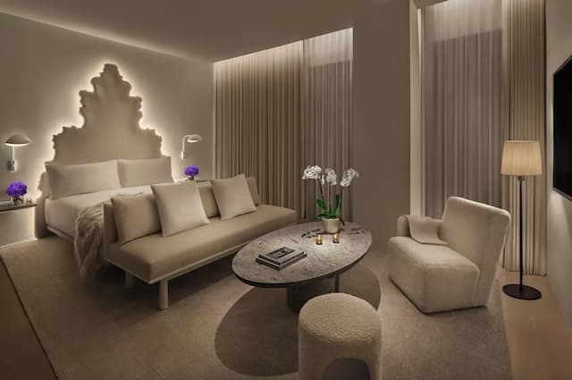 The Madrid EDITION-Loft, 1 King Bed, Courtyard View-1