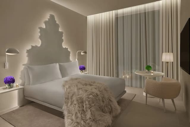 The Madrid EDITION-Superior Room, 1 King Bed, Balcony-2
