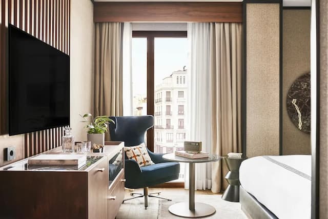 Thompson Madrid, by Hyatt-客房, 1 张特大床 (City View)-3