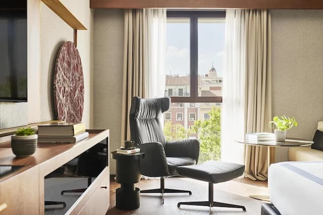 Thompson Madrid, by Hyatt-客房, 1 张特大床 (City View)-5