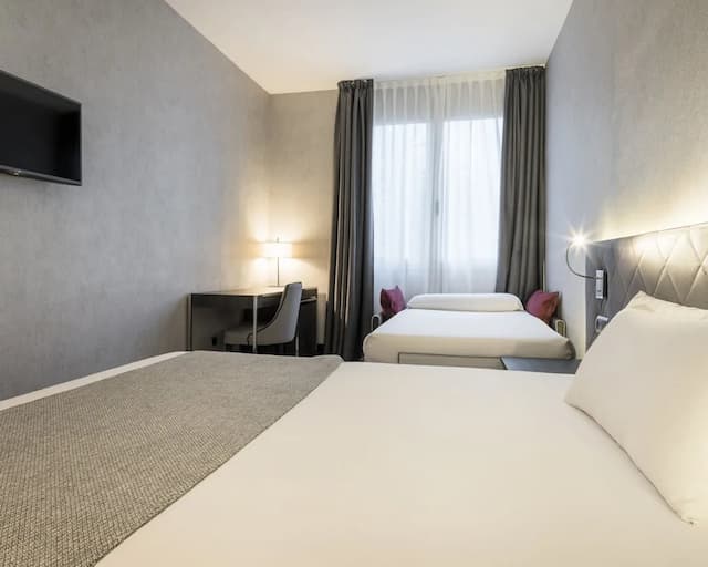 貝爾藝術伊盧尼翁酒店-標準三人房 (2 Adults + 1 Child)-1