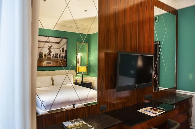 J.K. Place Roma-Deluxe Double Room-3