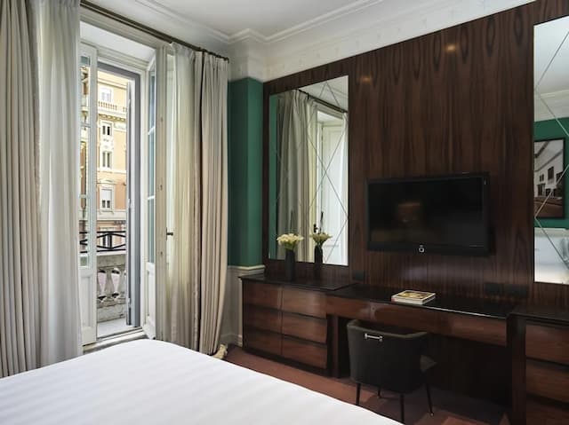 J.K. Place Roma-Deluxe Double Room-10