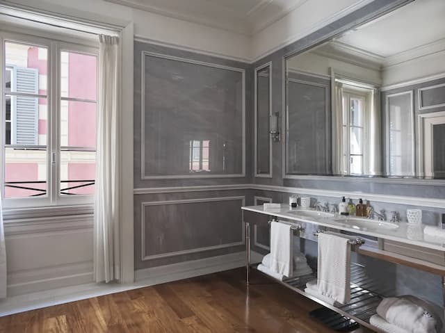 J.K. Place Roma-Room (Master)-6