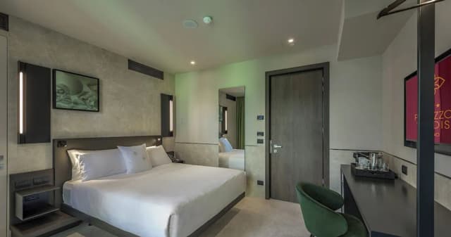 Palazzo Viridis-Deluxe Double Room, 1 Queen Bed, Balcony, Courtyard View-2