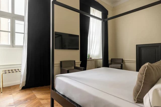 羅馬奢華飯店-豪華雙人房-7