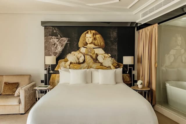 Palacio de los Duques Gran Meliá - The Leading Hotels of the World-Supreme Room Red Level-4