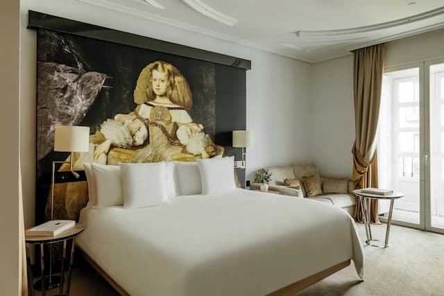 Palacio de los Duques Gran Meliá - The Leading Hotels of the World-Supreme Room Red Level-2