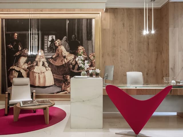 Palacio de los Duques Gran Meliá - The Leading Hotels of the World-Supreme Room Red Level (2 adults+ 2 children)-5