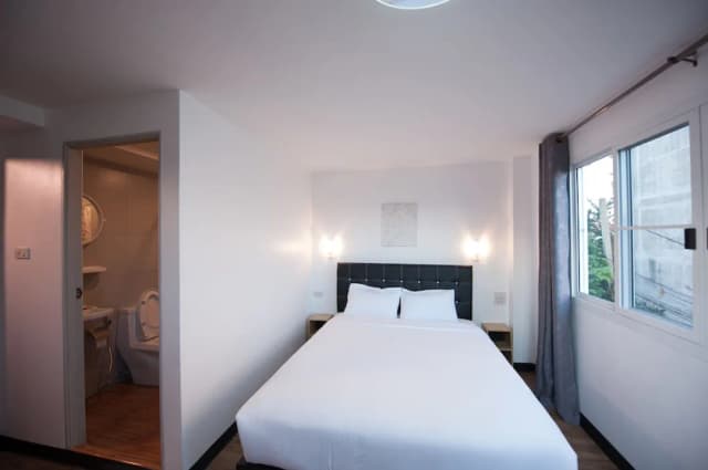 Hoppers Place Donmuang Room-Standard Double Room, Private Bathroom-1
