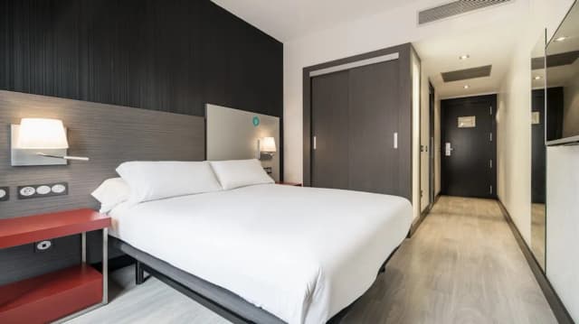 Hotel ILUNION Suites Madrid-Double Room-5