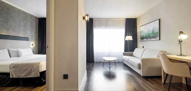 Hotel ILUNION Suites Madrid-Quadruple Room-3