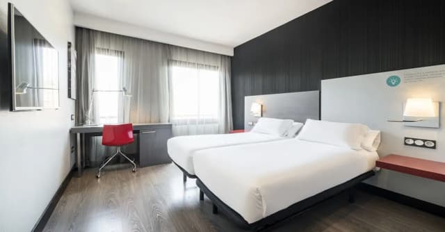 Hotel ILUNION Suites Madrid-Double Room, Pet friendly-4