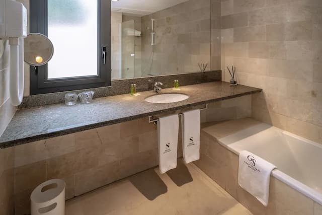 그란 호텔 레이 돈 하이메-프리미엄룸-4