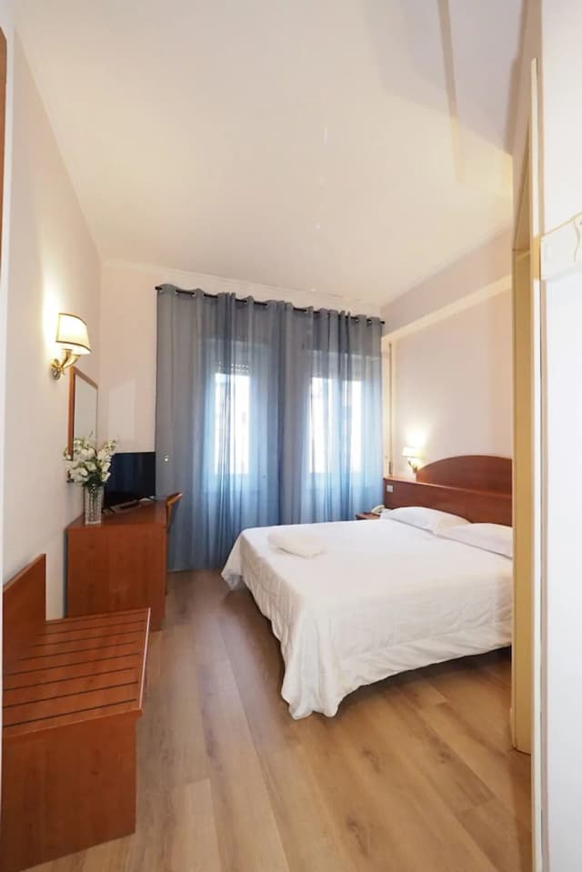 蘿拉飯店-雙人房-5