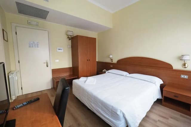 蘿拉飯店-雙人房-10