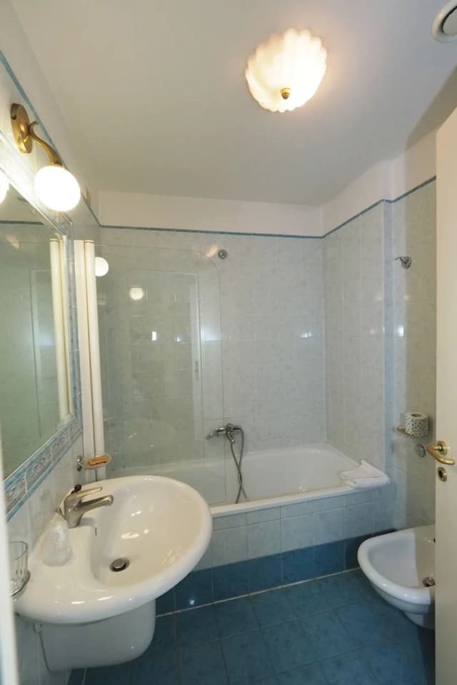 蘿拉飯店-雙人房-15