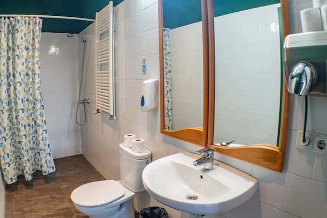 巴塞隆納來去旅館-家庭客房, 私人浴室-6