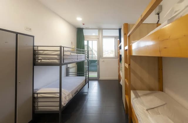 巴塞隆納來去旅館-家庭客房, 私人浴室-3