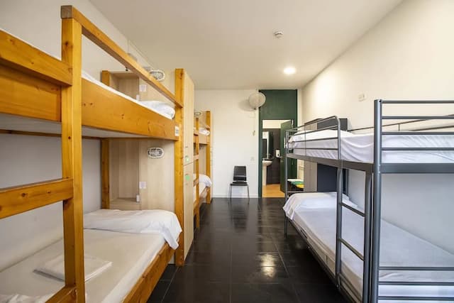 巴塞隆納來去旅館-家庭客房, 私人浴室-2