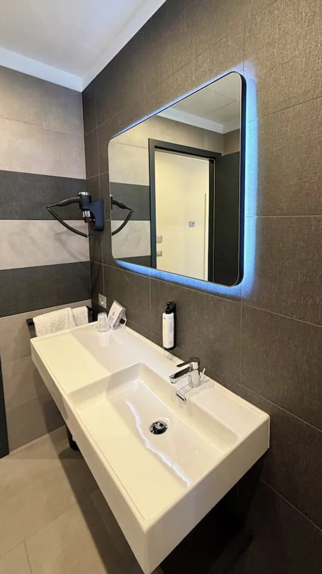 호텔 유로 가든-비즈니스 더블룸-5