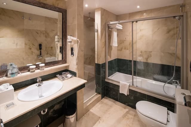 Catalonia Born-Superior Room-6