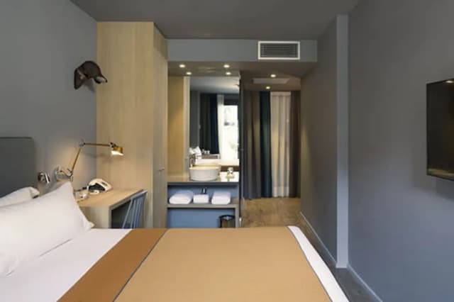 尤爾班特拉法加酒店-標準雙人房-7