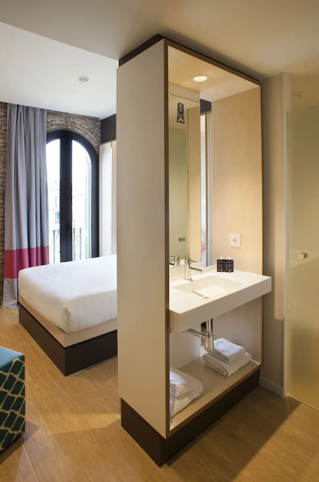 巴塞隆納 TOC 青年旅舍-雙人房, 1 張加大雙人床, 私人浴室-1