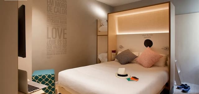 巴塞隆納 TOC 青年旅舍-標準四人房, 私人浴室-1