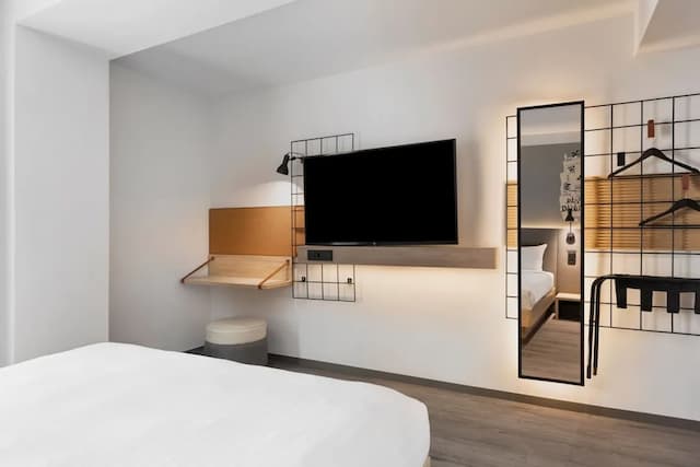 Moxy Barcelona-客房, 1 张大床, 阳台-9