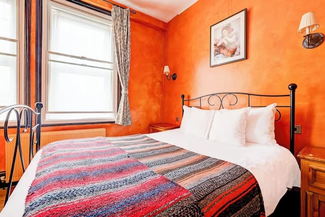 Church Street Hotel by Belvilla near The Oval-Deluxe Double King room-4