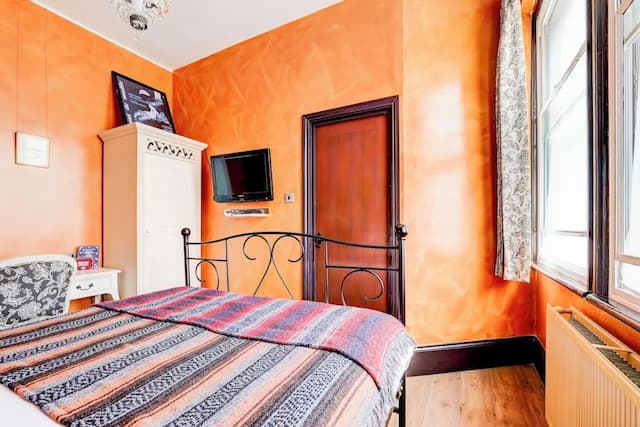 Church Street Hotel by Belvilla near The Oval-Deluxe Double King room-3