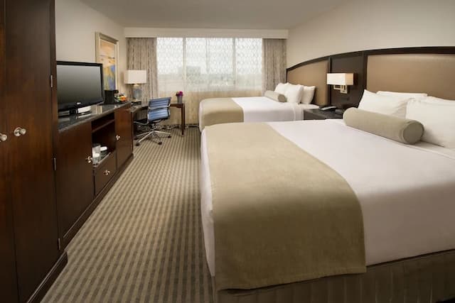 Skybridge Seattle Airport Hotel-Standard Room, 2 Queen Beds (Hearing Accessible)-1