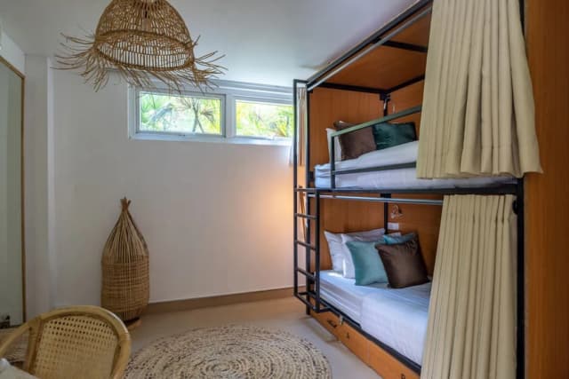 普吉島拉威 Selina Serenity 度假村-6 Bed Mixed Community Ensuite-9