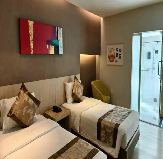 嗨飯店-高級雙床房-4