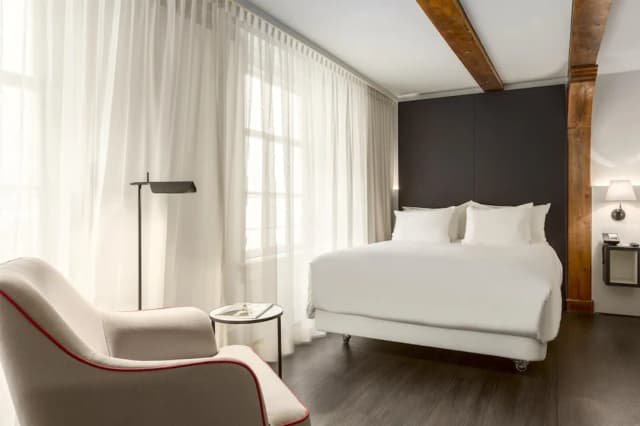 NH 精選阿姆斯特丹巴比松宮殿飯店-尊榮客房-11