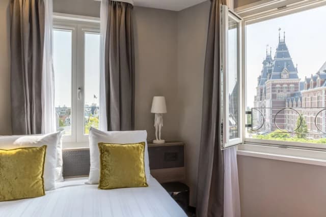 Leonardo Hotel Amsterdam Museum Quarter-舒适客房 (1 Double Bed 1 Twin Bed)-4